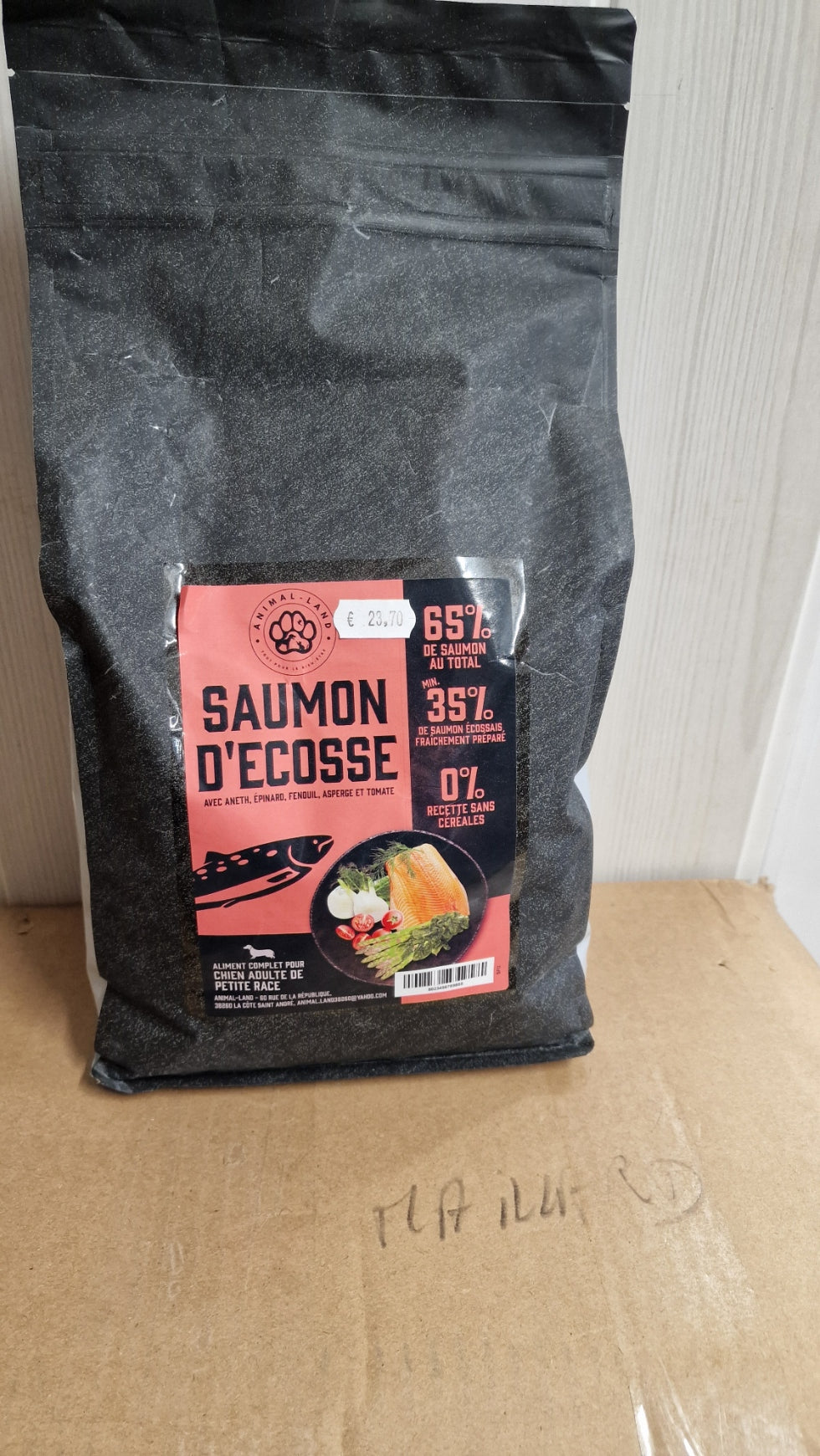 Superfood 65 — Tout Stade de Vie Petite race Saumon écossais, aneth, épinard, fenouil, asperge, tomate
