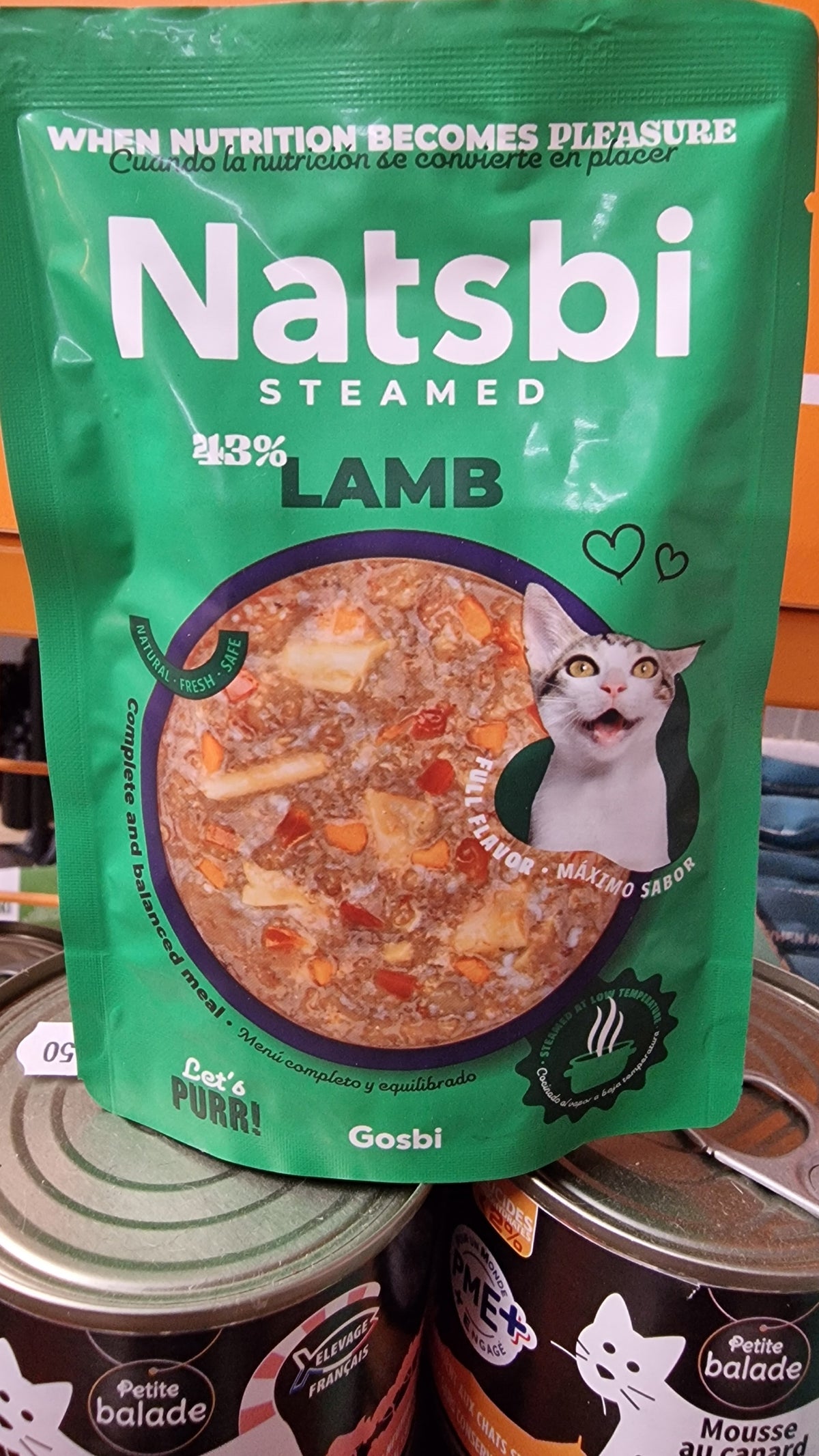 Repas complet Natsbi Steamed à l'agneau pour chat, cuisson douce vapeur, sans céréales. Disponible chez Animal-Land, La Côte-Saint-André.
