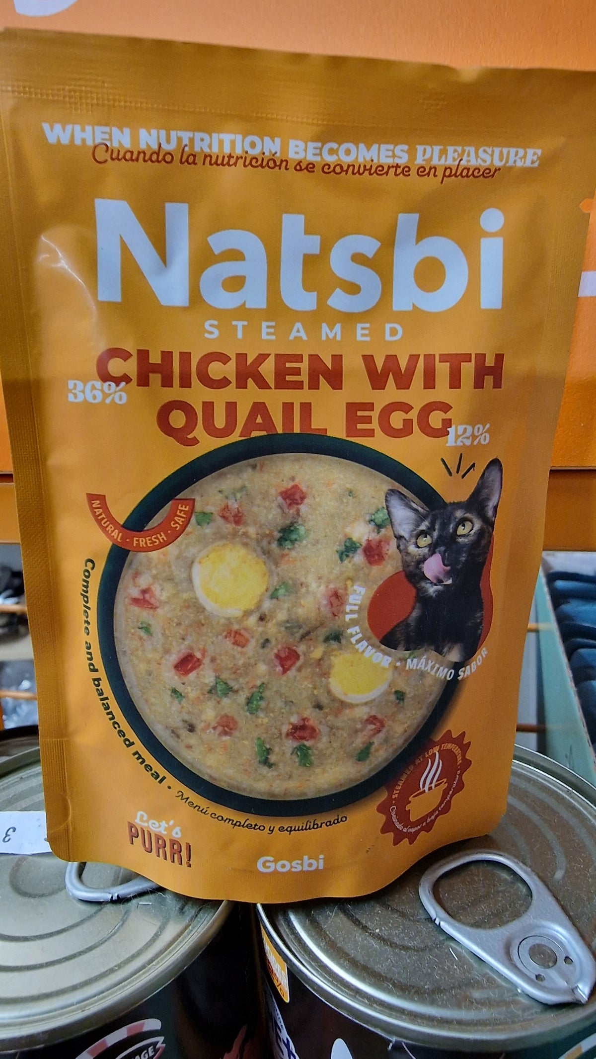 Repas complet Natsbi Steamed au poulet et œuf de caille pour chat, cuisson douce vapeur, sans céréales. Disponible chez Animal-Land.