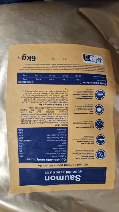 Croquettes Super Premium Saumon et Poulet  avec du riz pour chat