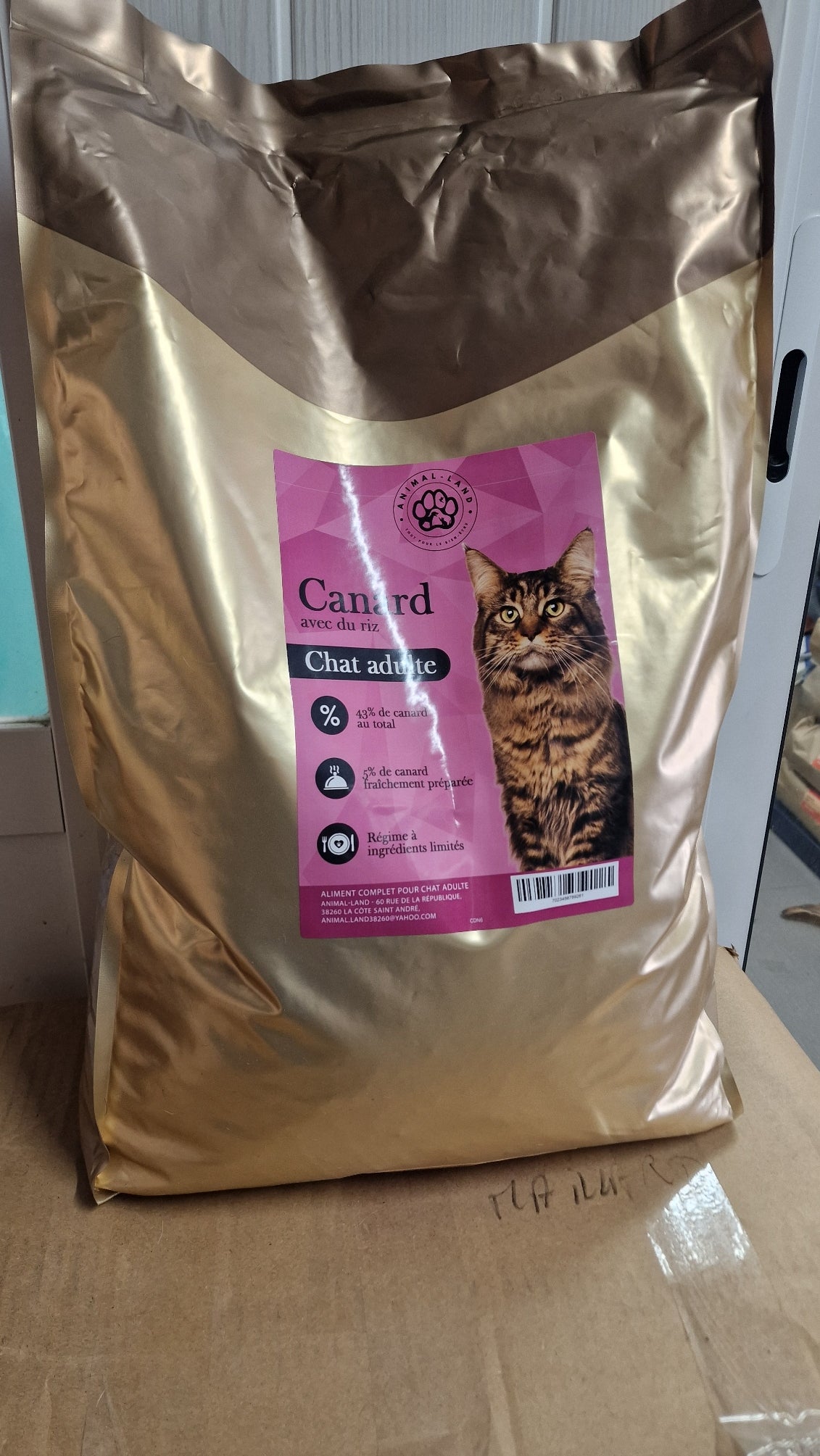 Super premium canard  avec du riz pour chat